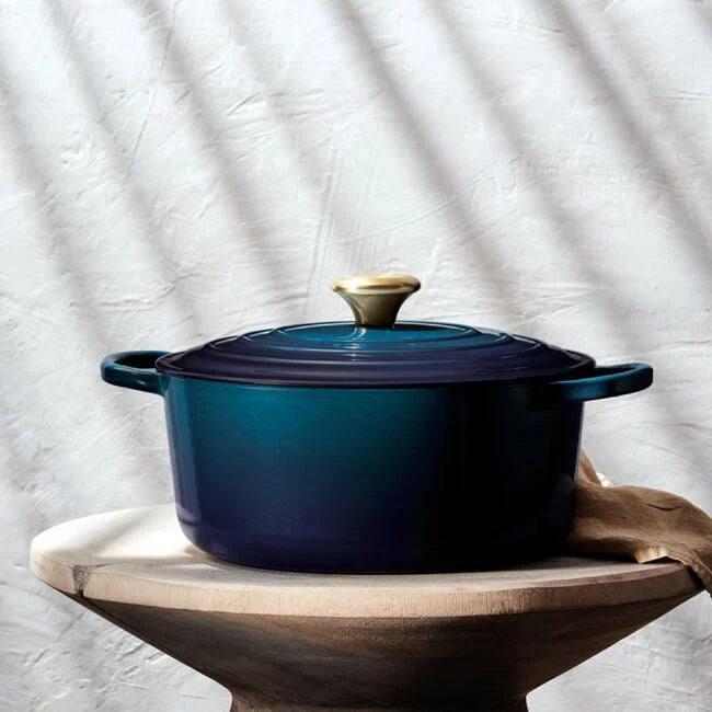 Signature Round Dutch Oven